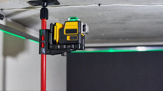 Zašto je digitalni laser za građevinu i zidove nezamenljiv alat za svakog majstora?