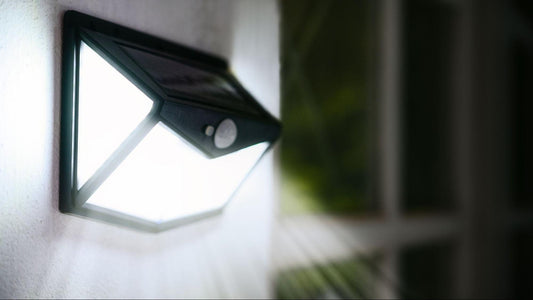 Kako da stara terasa sija punim sjajom? Nove LED lampe za Vašu terasu!