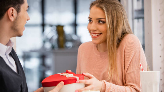 Poklon za 8. mart devojci, ženi