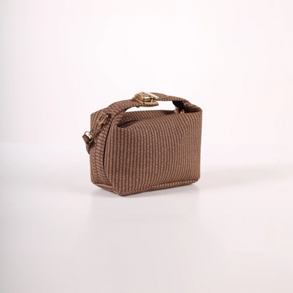 Braon reljefna torbica KA023 - rs-mangoshop.com