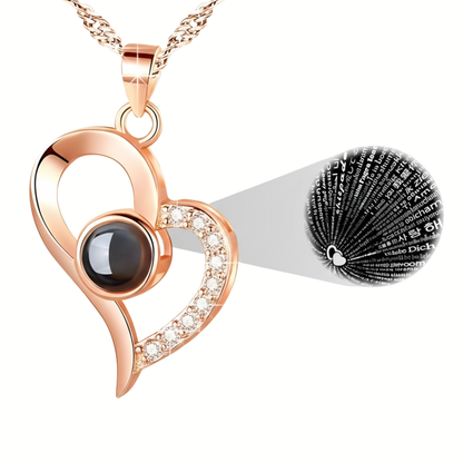 Ogrlica 'Volim te na 100 jezika' u luksuznoj poklon kutiji sa ružama